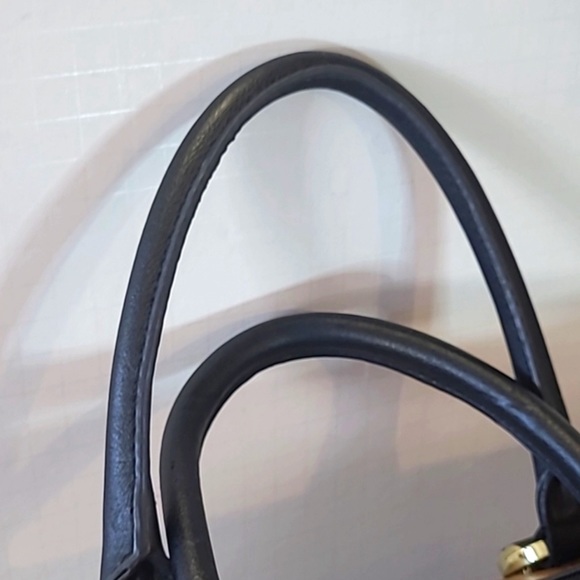 London Fog Cream,  Brown, Navy Striped  Shoulder Bag with Black Handles. - Picture 4 of 14